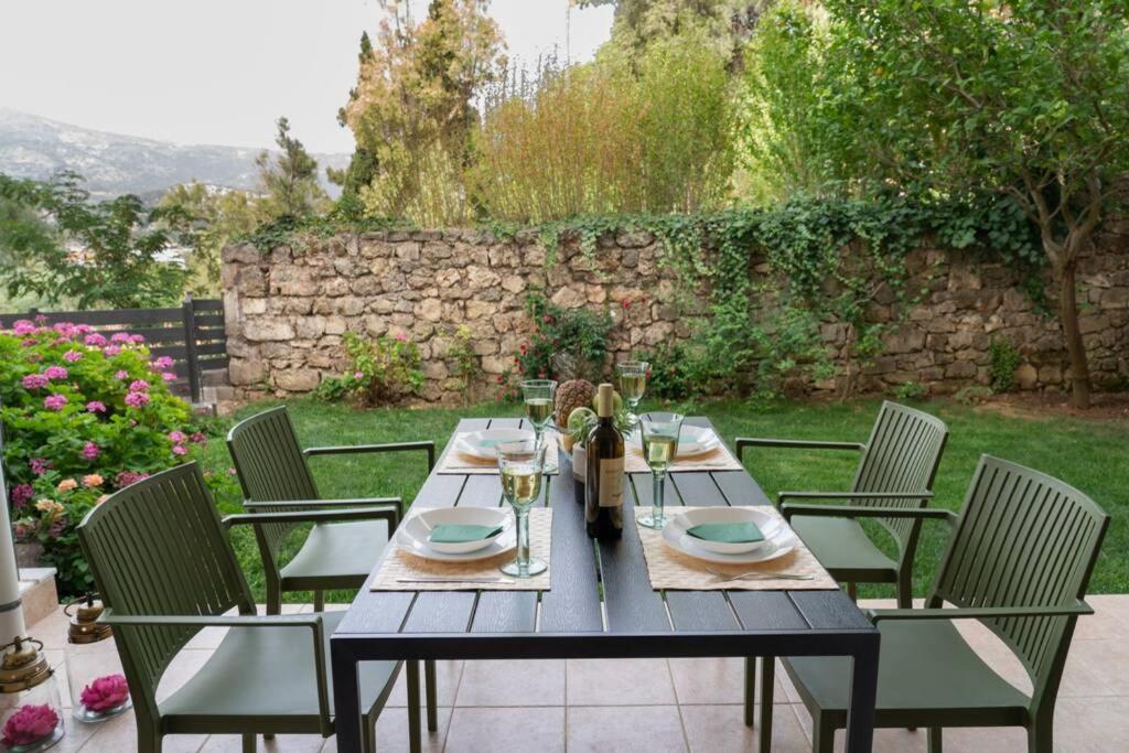 Central & Elegant Suite With Private Garden Αργοστόλι Εξωτερικό φωτογραφία