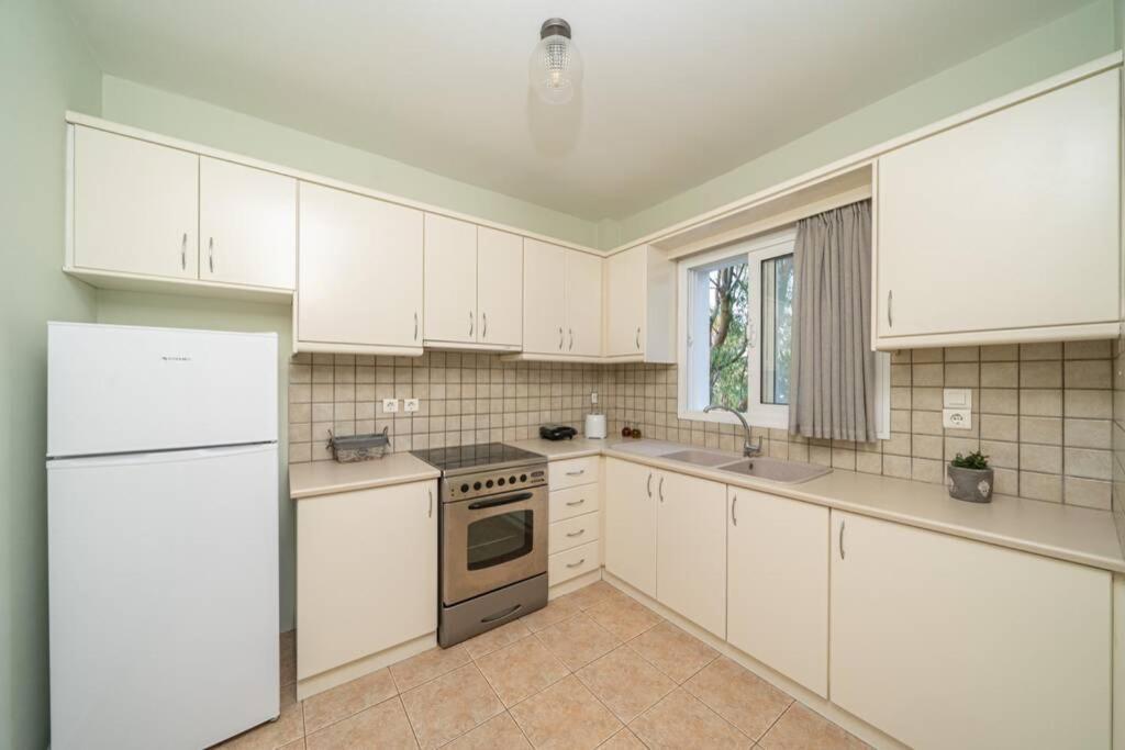 Central & Elegant Suite With Private Garden Αργοστόλι Εξωτερικό φωτογραφία