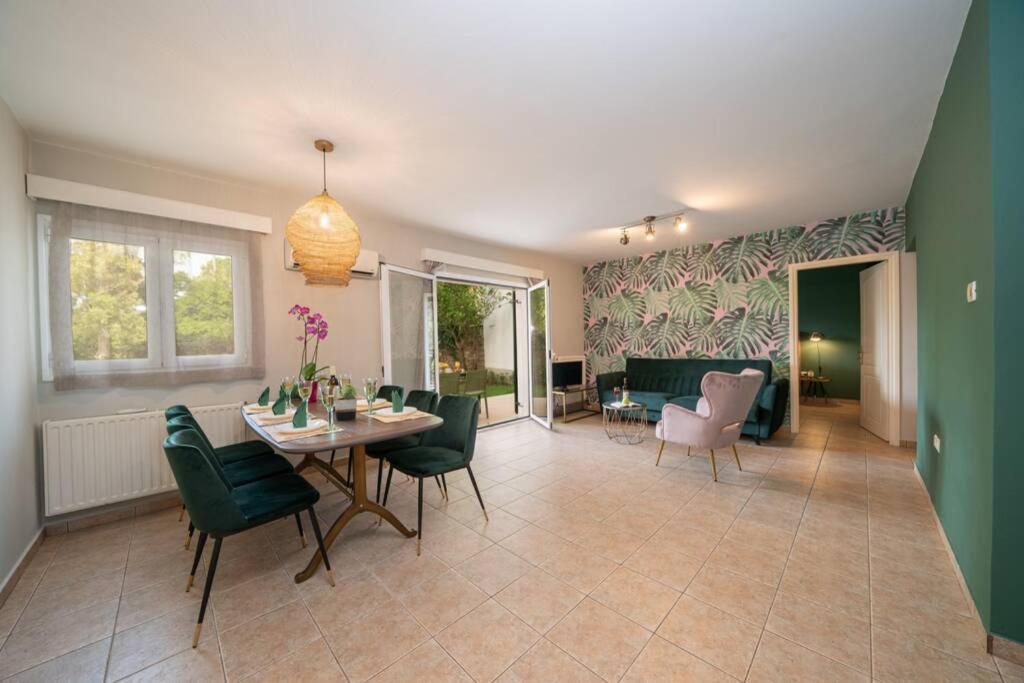 Central & Elegant Suite With Private Garden Αργοστόλι Εξωτερικό φωτογραφία